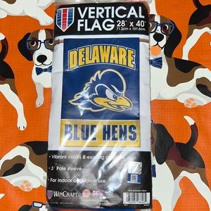Delaware Blue Hens Vertical flag